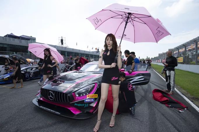 车模摆拍##车模摆拍##自信摆拍#精彩赛道表演还等什么!