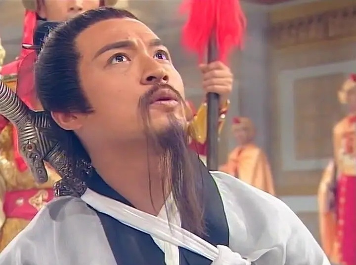 像极了禁欲系男神,东华,道士模样,循规蹈矩,刻板严肃,马景涛饰演,那时