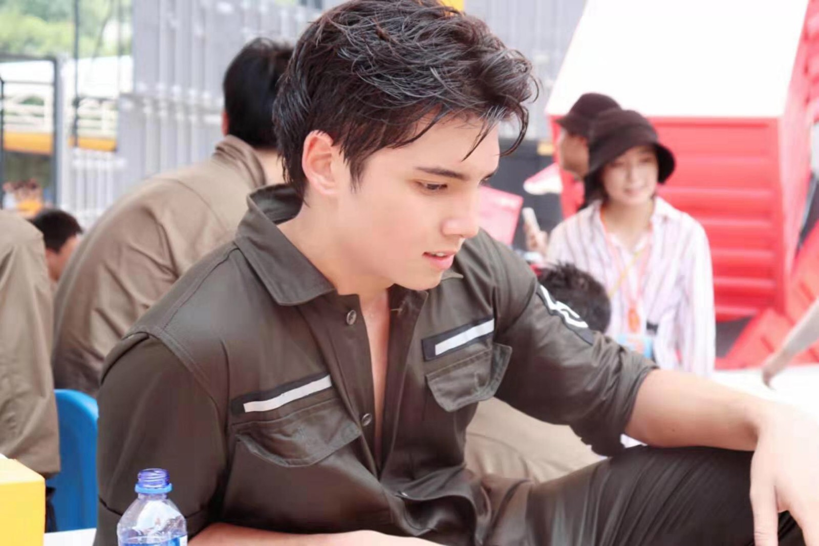 一站到底前混血足球门将韩悦秀方言谈中华文化大获好评