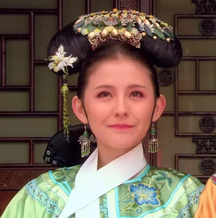 甄嬛传:同样是封嫔,5个被利用4个因为皇上宠爱,只有她是例外_华妃