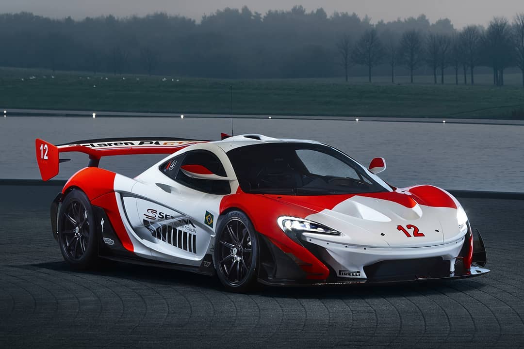 一辆采用malboro红白涂装的迈凯伦p1 gtr!