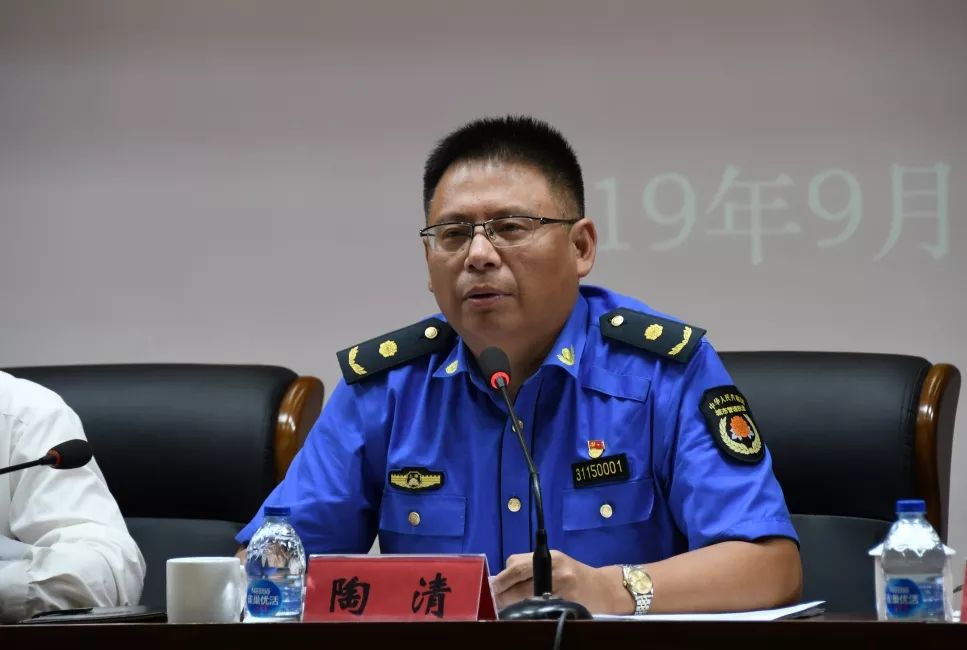 奉城镇"无违建街镇"创建暨市库重点类点位拆除工作推进会_陈纪忠