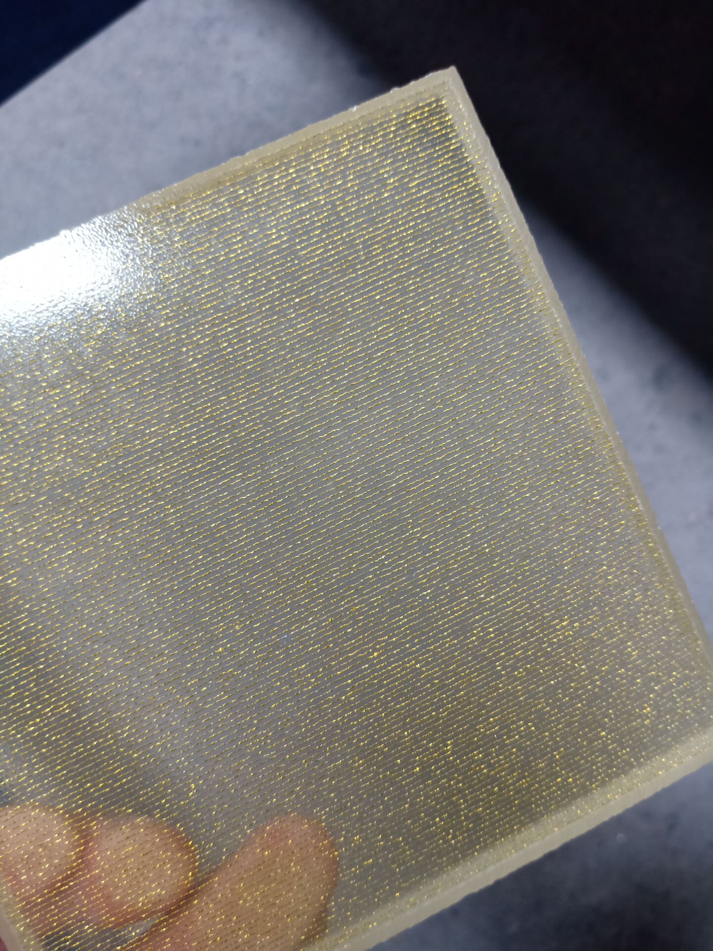 什么是夹丝玻璃,夹丝玻璃有什么优点?