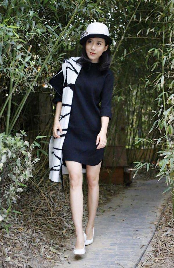 颜丹晨穿连体裤现身发布会知性大方好身材更是一览无遗