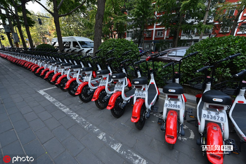 首批人民出行公务电动车亮相京城街头