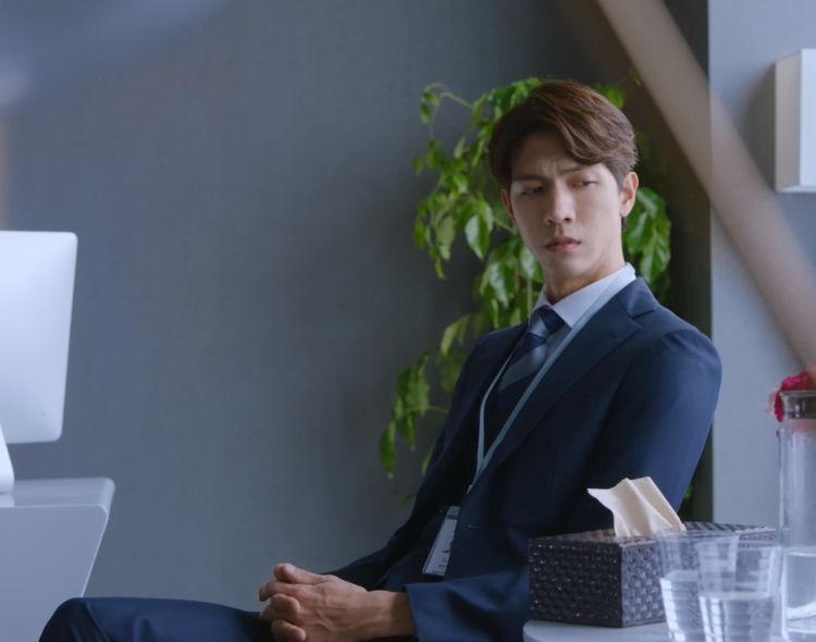 莫格利男孩黄灿灿造型盖过杨紫任言恺小西装帅得不要不要的