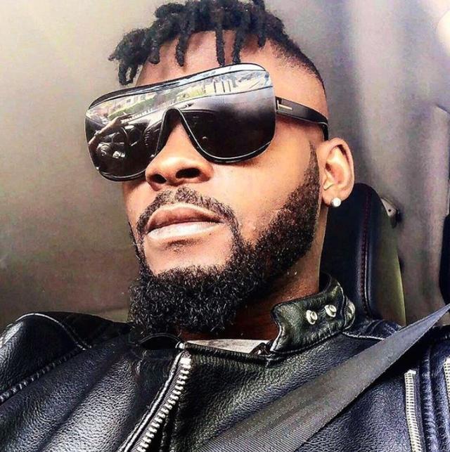 这位逝世之后也不能安息的男明星叫ange houon,艺名dj arafat.