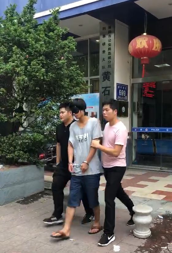 打击防范电信诈骗为了2包纸尿裤赣州警方跨省追捕4名男子