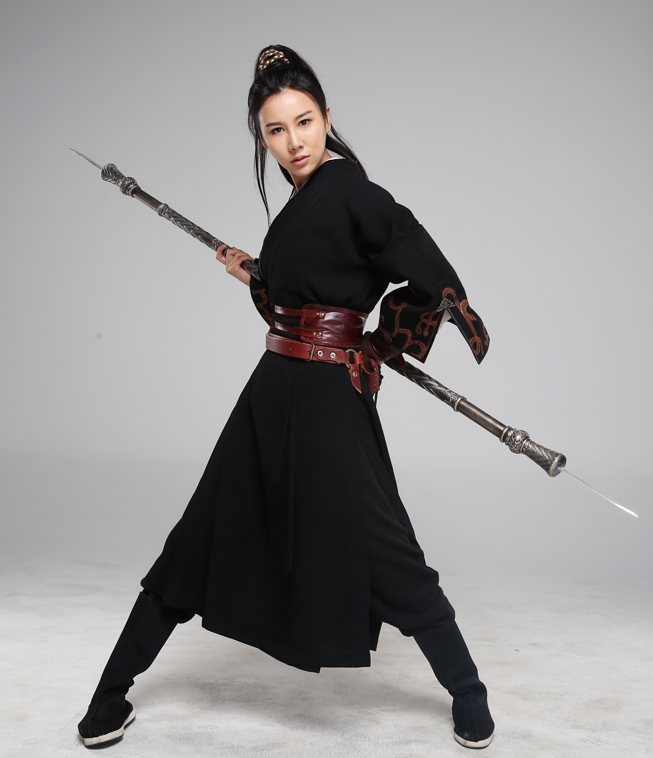 奇门偃甲师开机女神捕王飞斐上线英姿飒爽惹人爱
