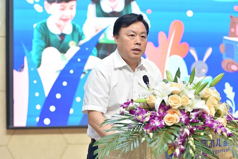 管委会副主任李国梅,钱塘新区教育与卫生健康局局长钱晓华,副局长罗勉
