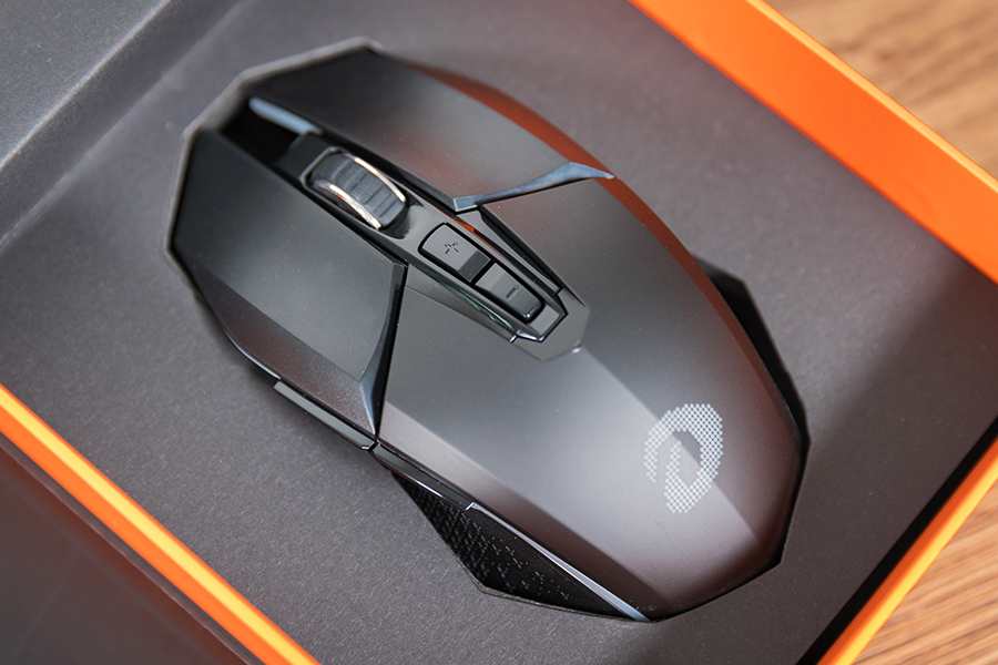 原创高颜值与好手感的结合体达尔优牧马人em915五代游戏鼠标评测