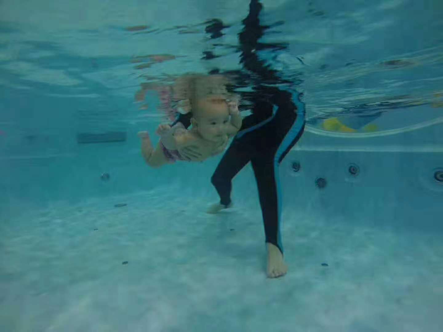 婴儿潜水给宝宝带来意想不到的好处