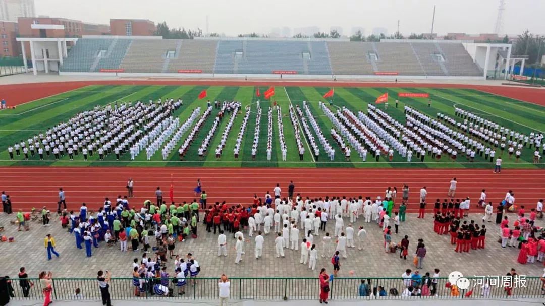 河间市体育馆河间市体育馆在原市一中篮球馆基础上进行改造.