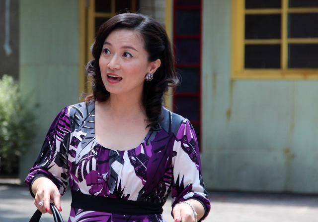 金钟54姐妹共事一夫30年谢琼暖演隐形正宫她不觉得委屈