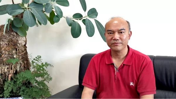 云大附中 校长高云飞今年的教师节是第35个教师节.