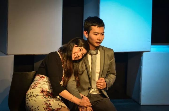 飞那儿话剧团女士们先生们飞那儿航班即将起飞