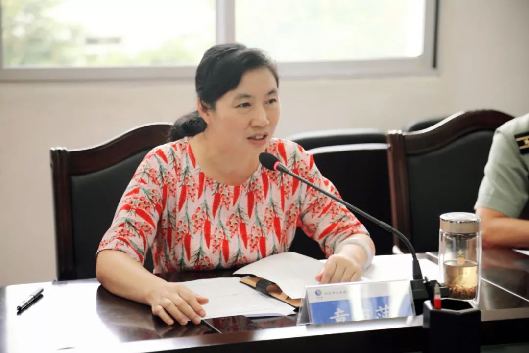 章丽萍指出,今年以来在军分区和区委,区管委会的正确领导下,在全体