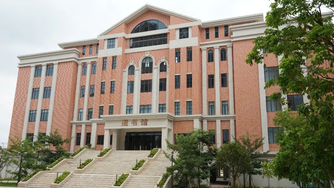 黄冈中学新兴学校落成庆典圆满结束长枪短炮齐齐上阵