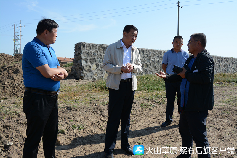 旗委书记纪全富巡河检查工作