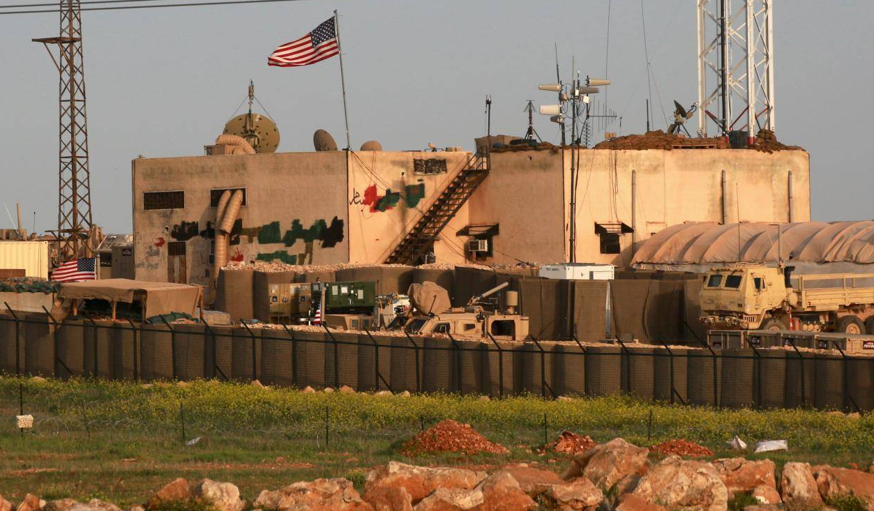原创美国再次插手叙利亚战争数枚导弹命中军事基地