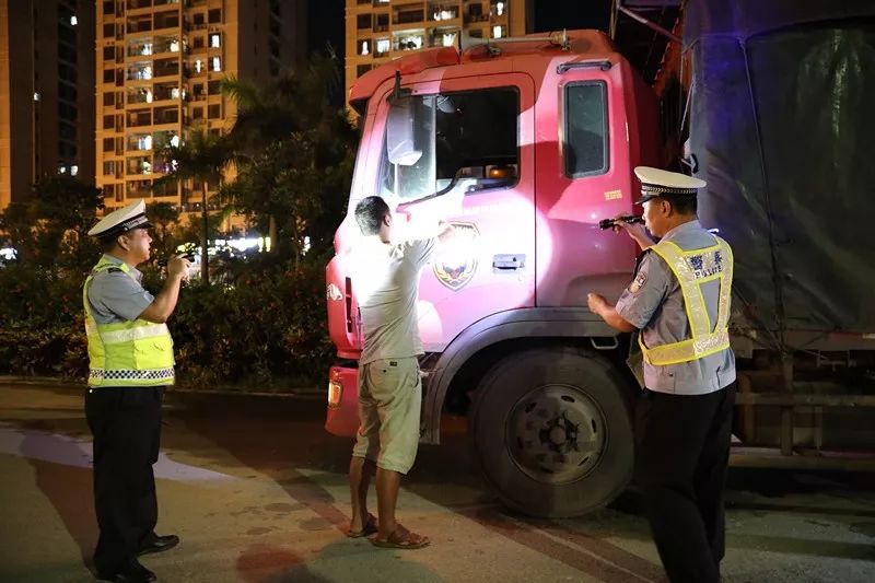 阳江出动700多警力全市统一大行动