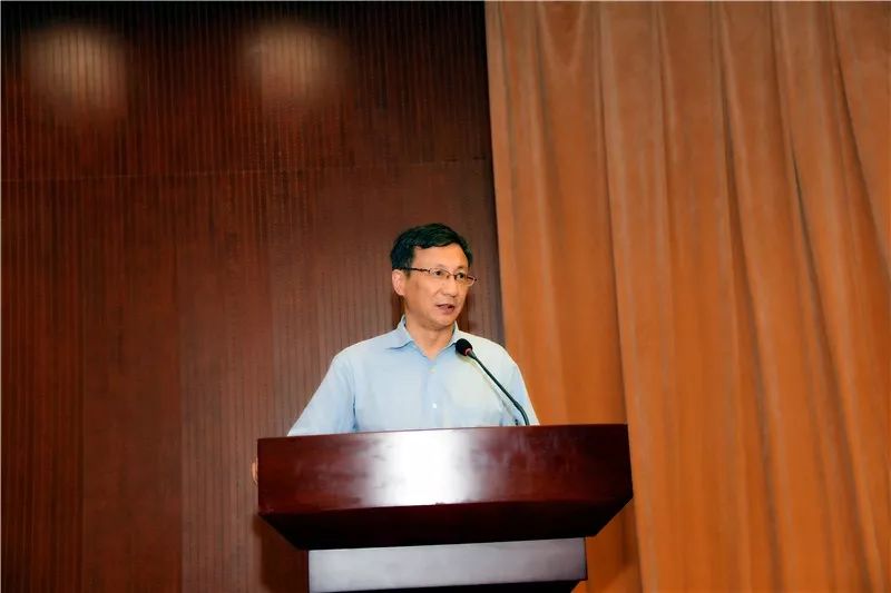 原第二十四中学天宁分校校长赵卫勇▲常州市实验初级中学校长袜燕