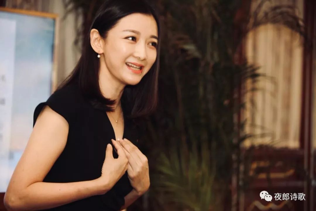 央视主持人王欣朗诵诗歌作品《清晨》