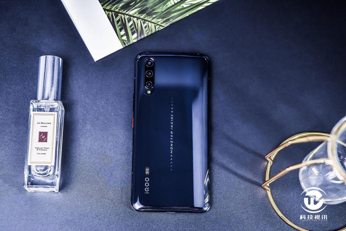 性价比最高的5g智能手机iqoopro5g版释放闪电之速