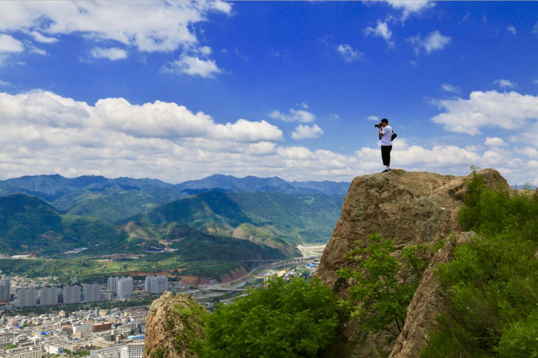 美丽丹凤第二十九期四季凤冠山