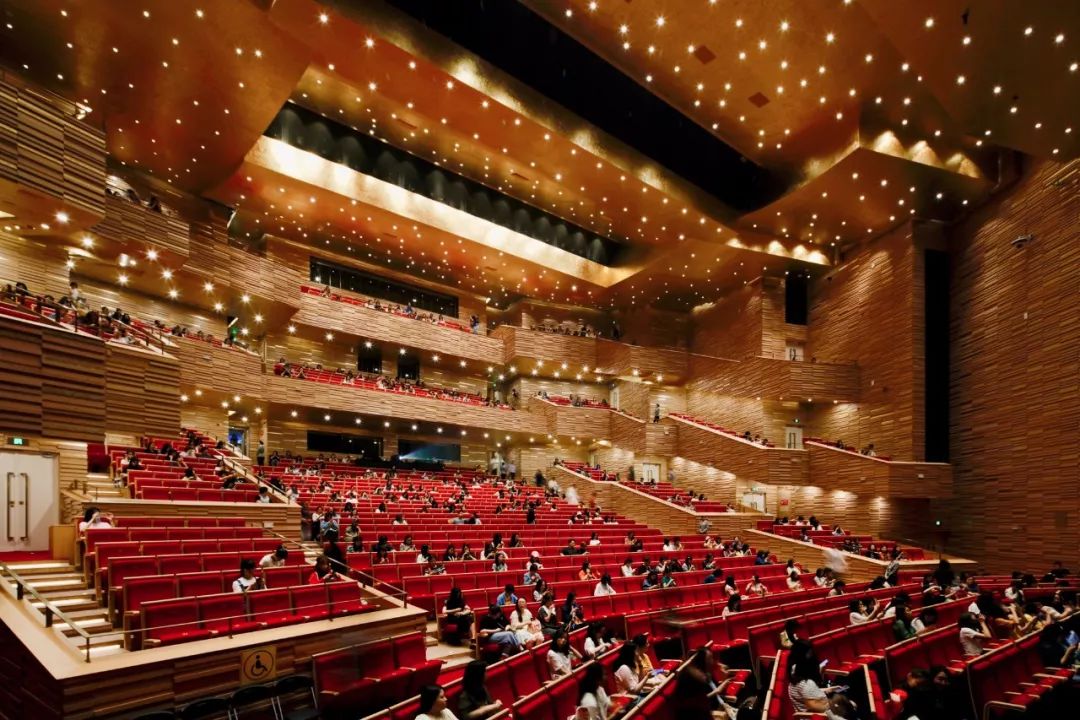 设计|杭州文化新地标,宛如从水面升腾起的巨龙—— 余杭歌剧院