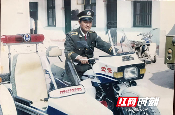 警秀年华丨不能忘却的记忆衡阳老交警的马路人生