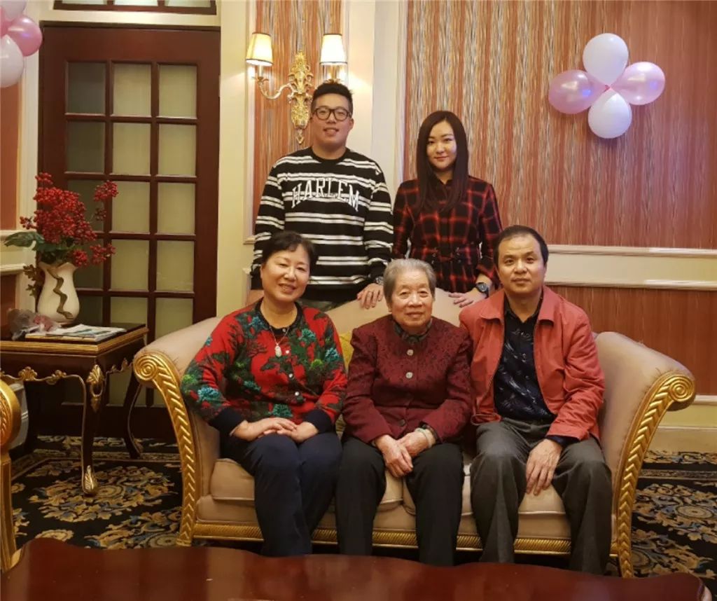 赖小华,高君容家庭36.方敏,黄贻诚家庭37.叶斌容,苏浩然家庭38.