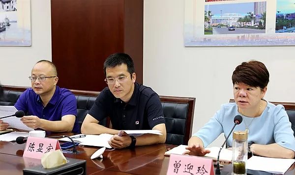副县长曾迎玲,镇委副书记,镇长陈显宏,镇委副书记金珍敏陪同调研.