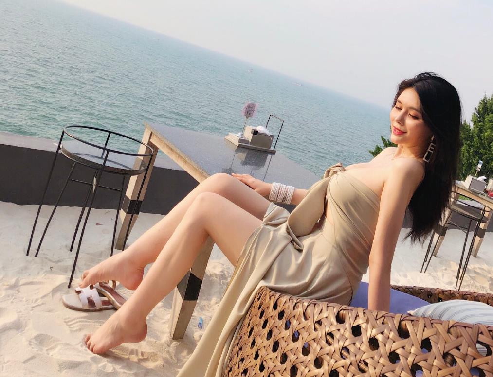 女主播颜值最真实的时代,周二珂璀璨夺目,张琪格可惜了