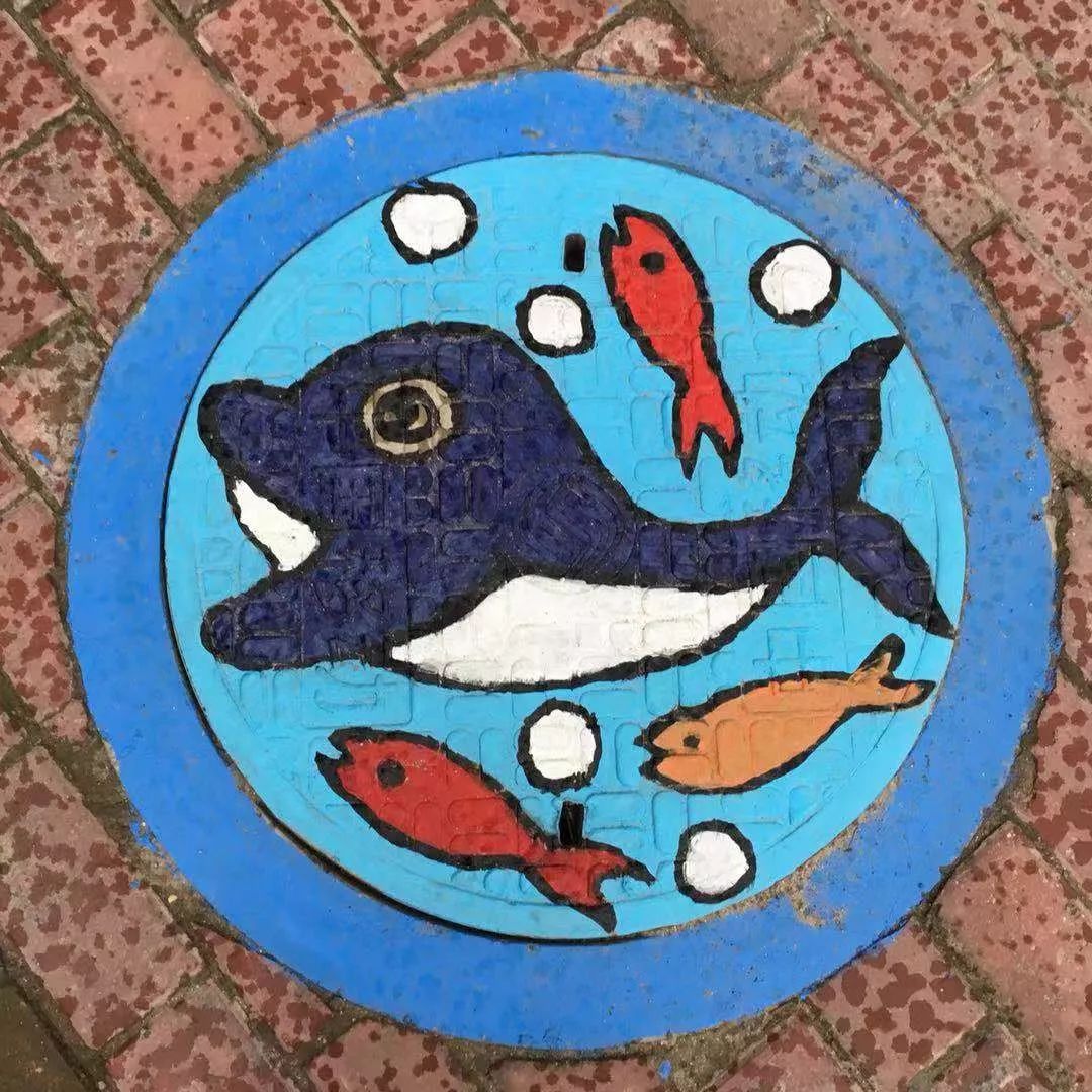 博白这些人竟然把街上的井盖画成了这样