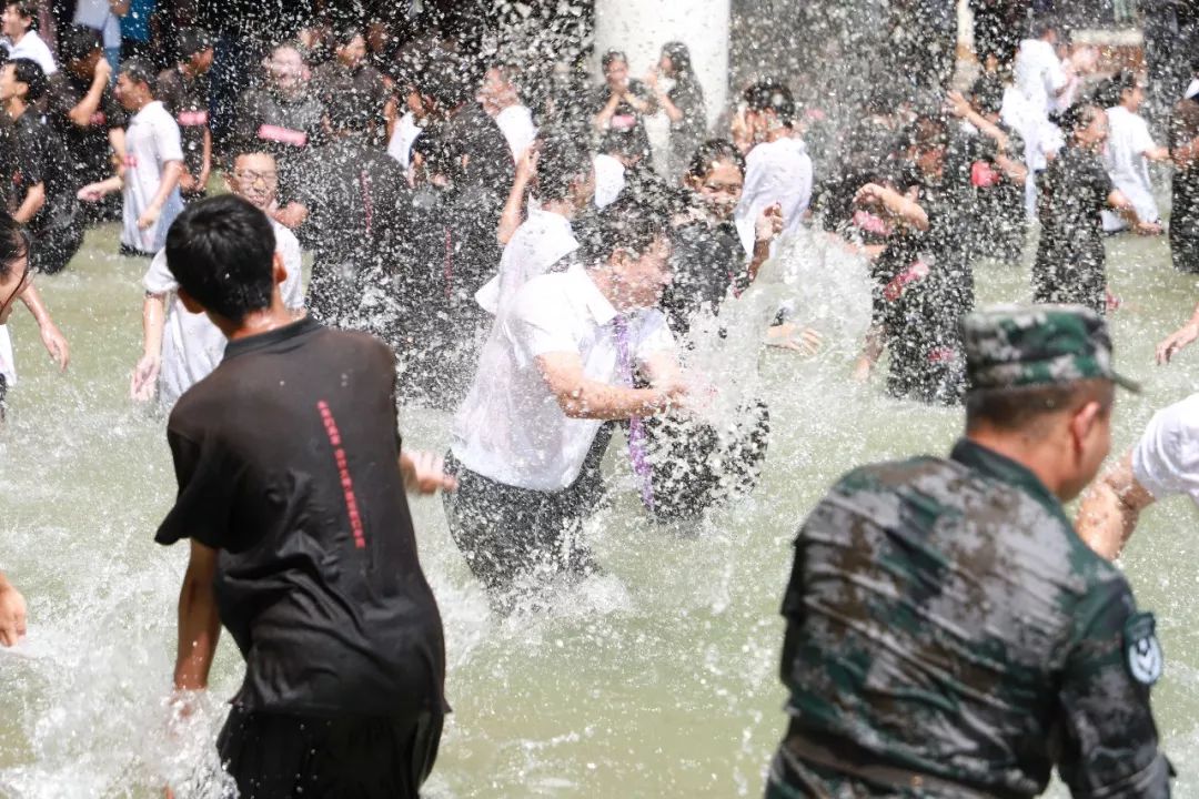 保定美术中学:2019级新生入学教育成果展示暨表彰大会成功召开