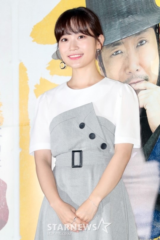 星闻金瑟祺方否认与安宰贤的绯闻没什么可说的不是事实