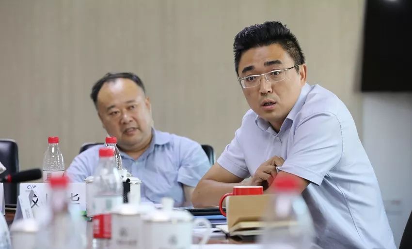 上海广播电视台广告经管中心主任潘伟第一,开拓思路,解放思想.