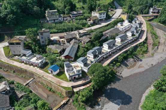 易地扶贫搬迁挪穷窝四快来看看大关建设得怎么样