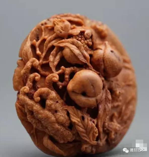 桃子谁都吃过,可是如此劲爆的桃核雕刻谁见过?