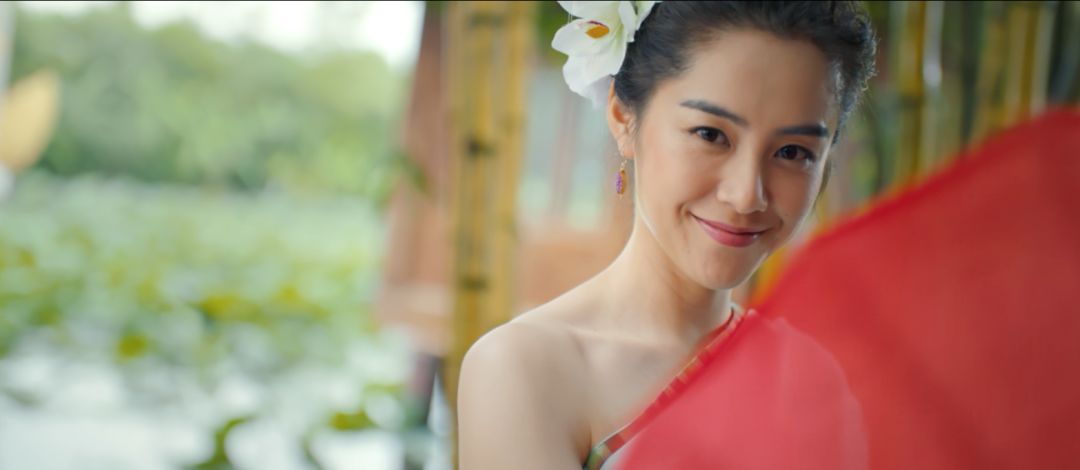 和孟丽去感受德宏的佛音禅禅.