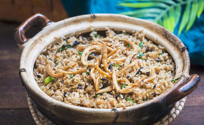 恩平牛江镇水龙村 主办方将组织本地粤菜师傅现场制作"恩平煲仔饭"