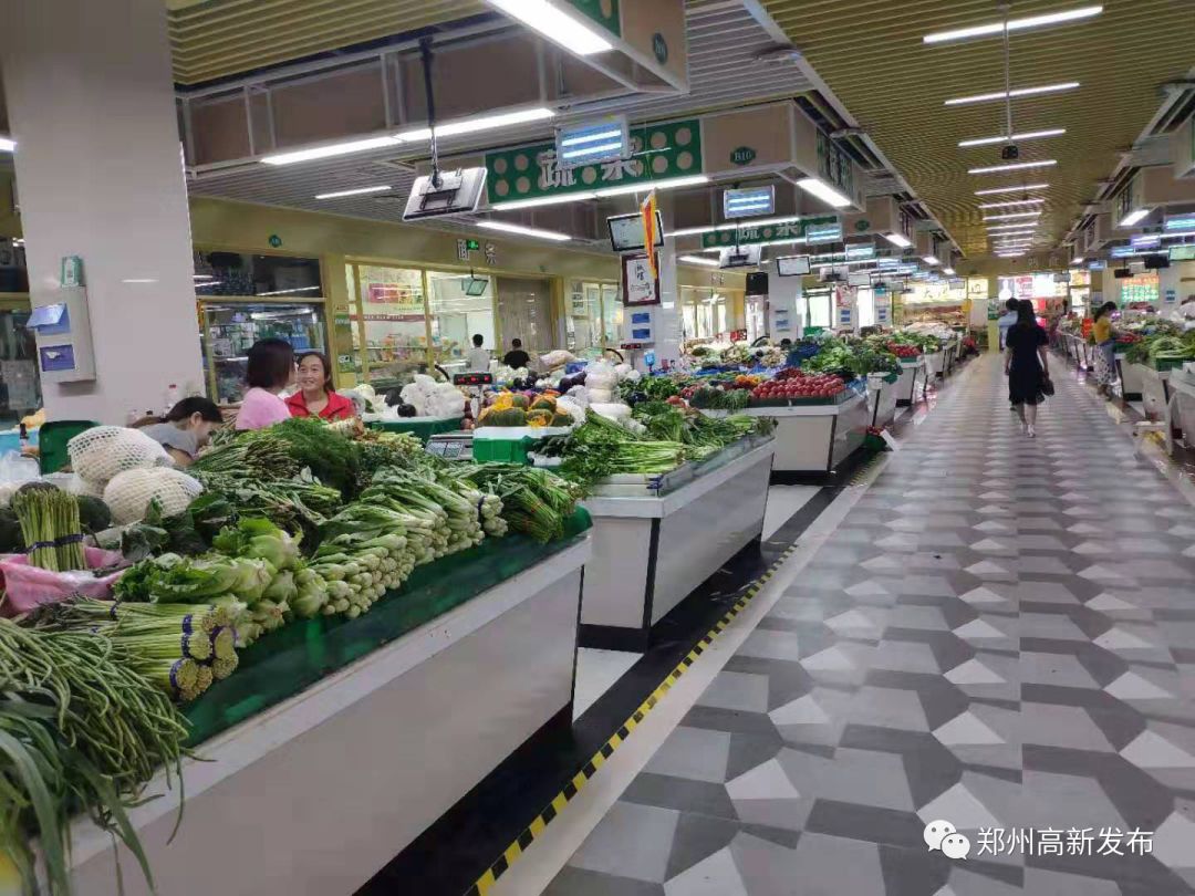 银合农贸市场:银合农贸市场位于冬青街丁香里交叉口东南角,经营面积