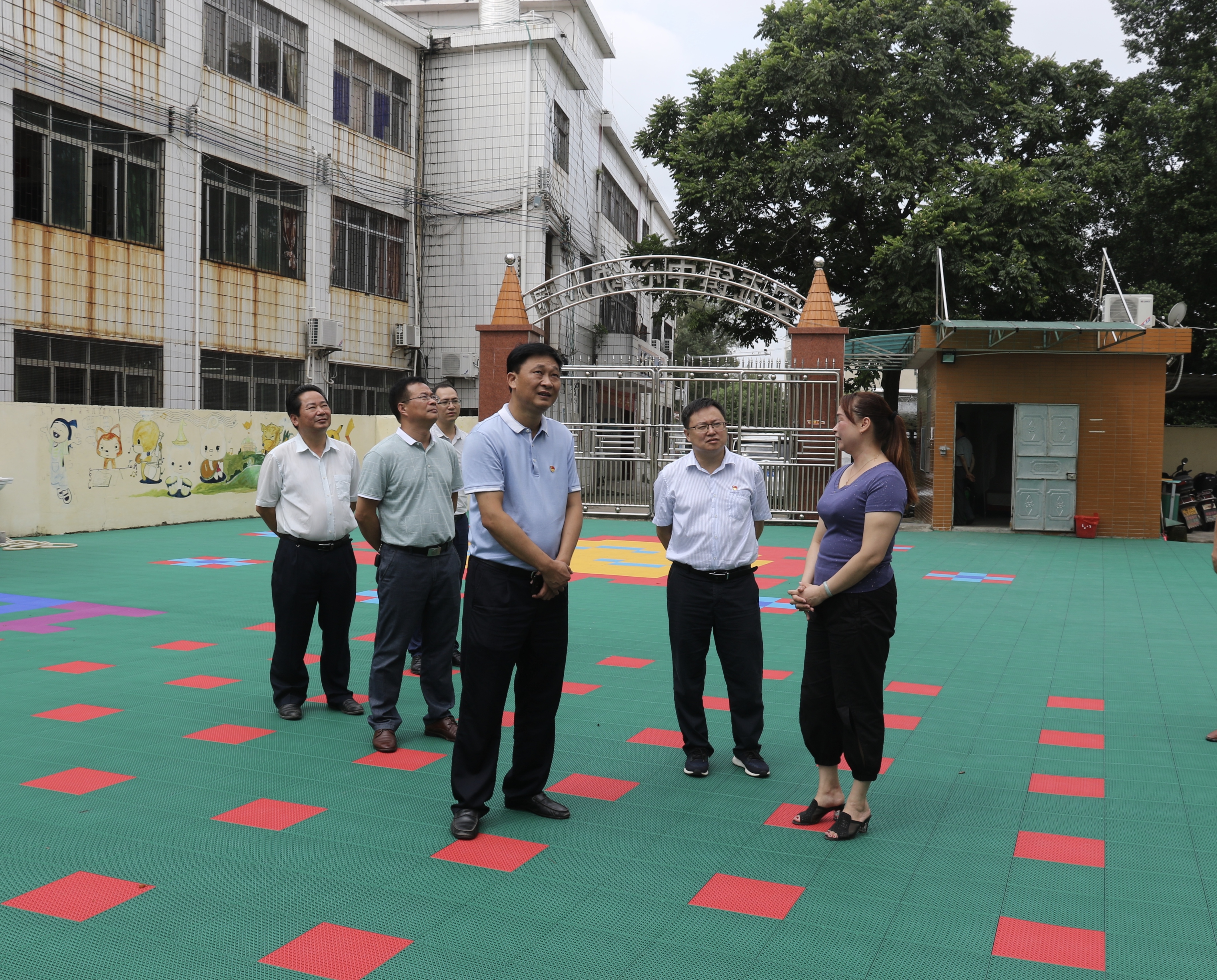 张裕副县长到学校检查开学工作