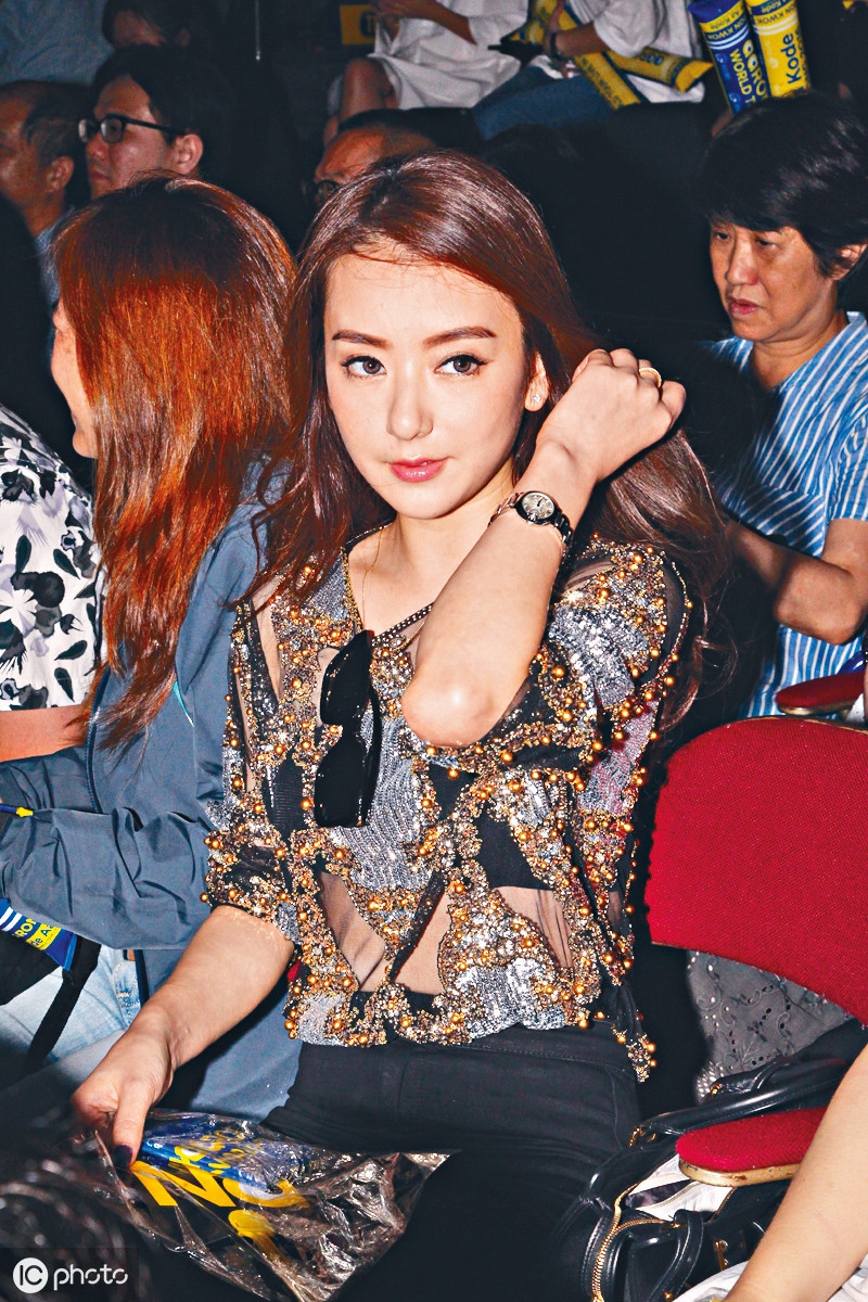 ic photo) 2019年7月1日,香港,郭富城,方媛现身沙田马场(图片来自 ic