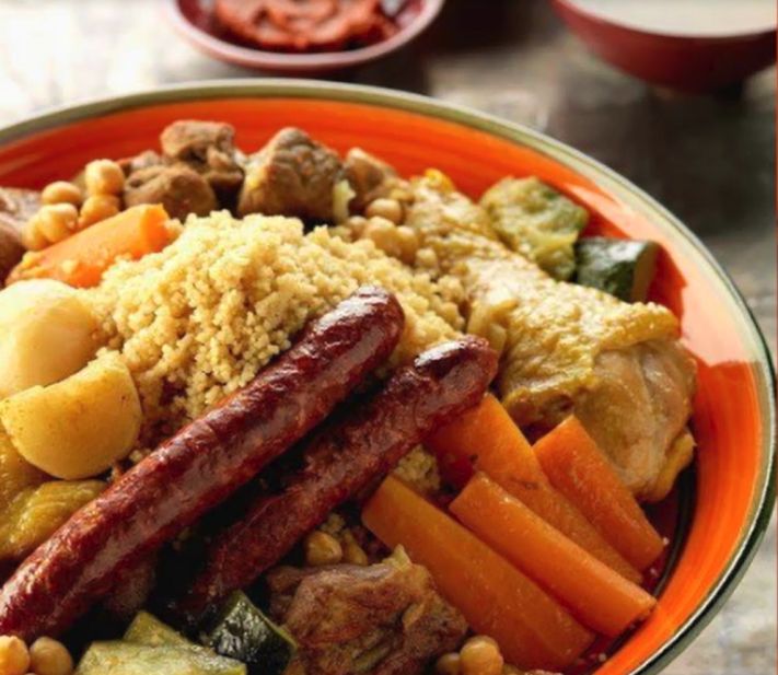 带您品尝阿尔及利亚的美食音乐和美食,不论何时何地,总是相伴而行.