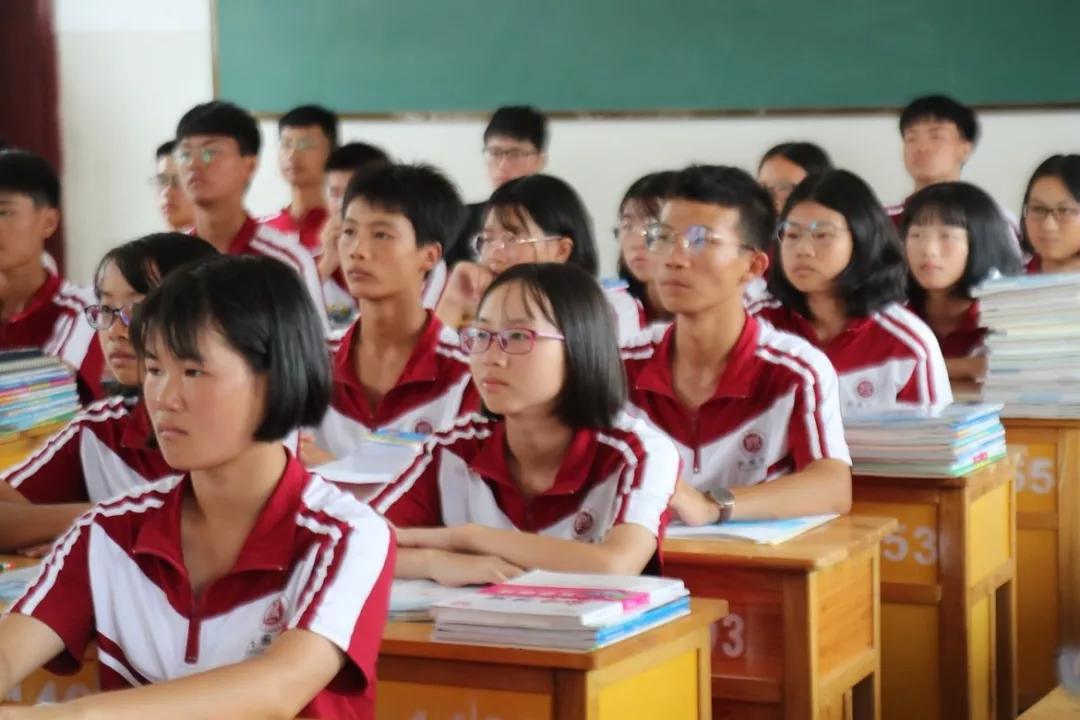 兴国中学学生上吊图片