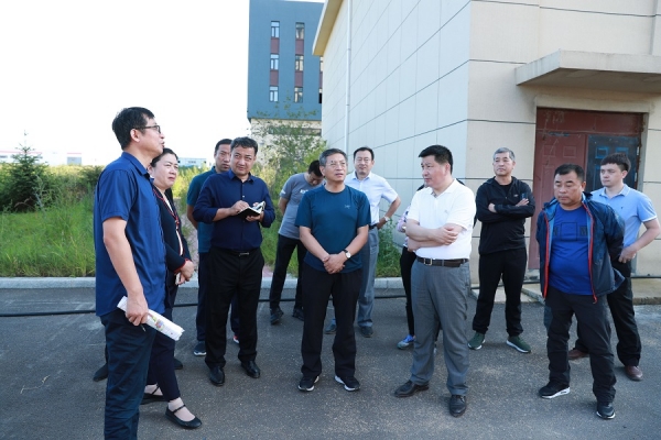 区委书记黄宪昱,区政府党组书记陈铁志一行先后深入到华润普洛斯项目