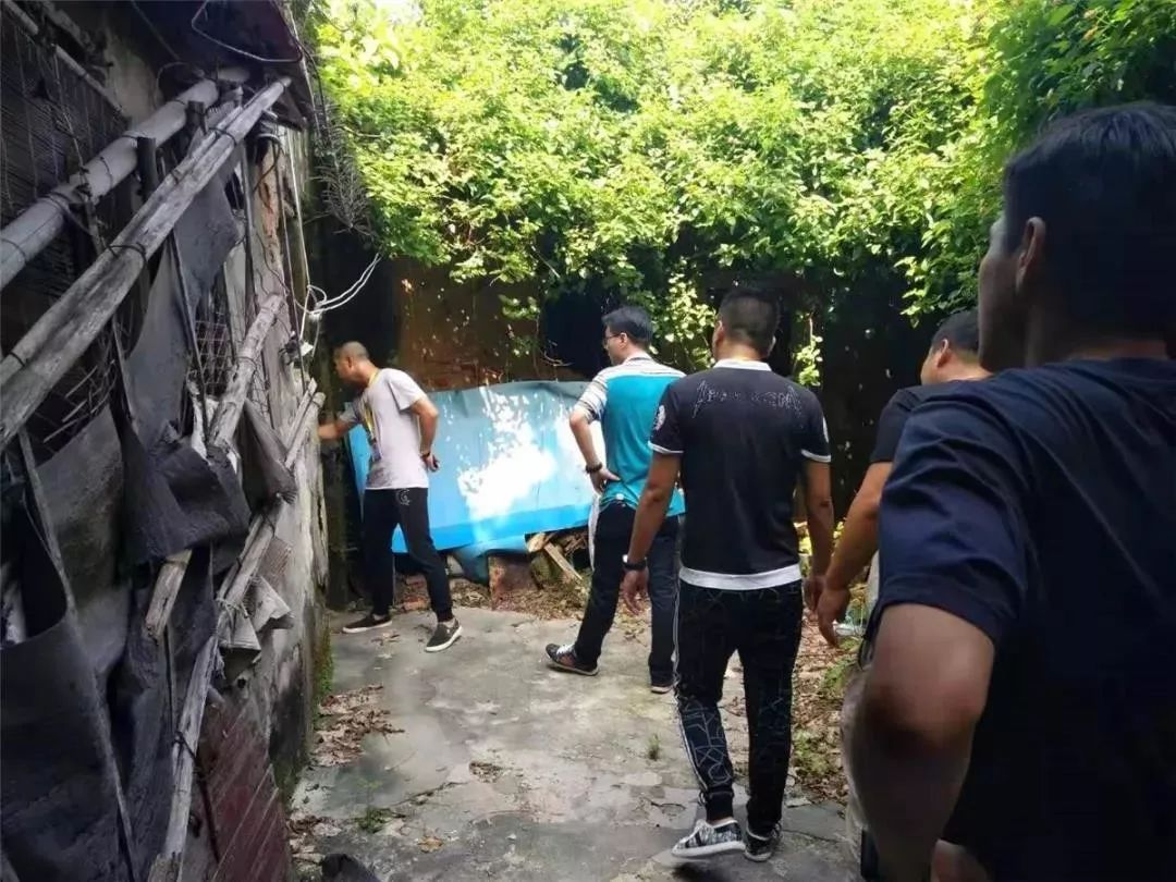 潮汕某地一大批特警围住老厝,多人被抓._潮阳
