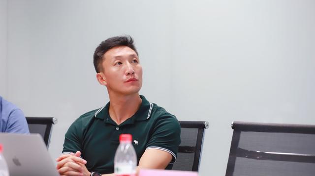 接着,禁毒总队领导李博一行人又来公司一号会议室,听取今日头条辽宁